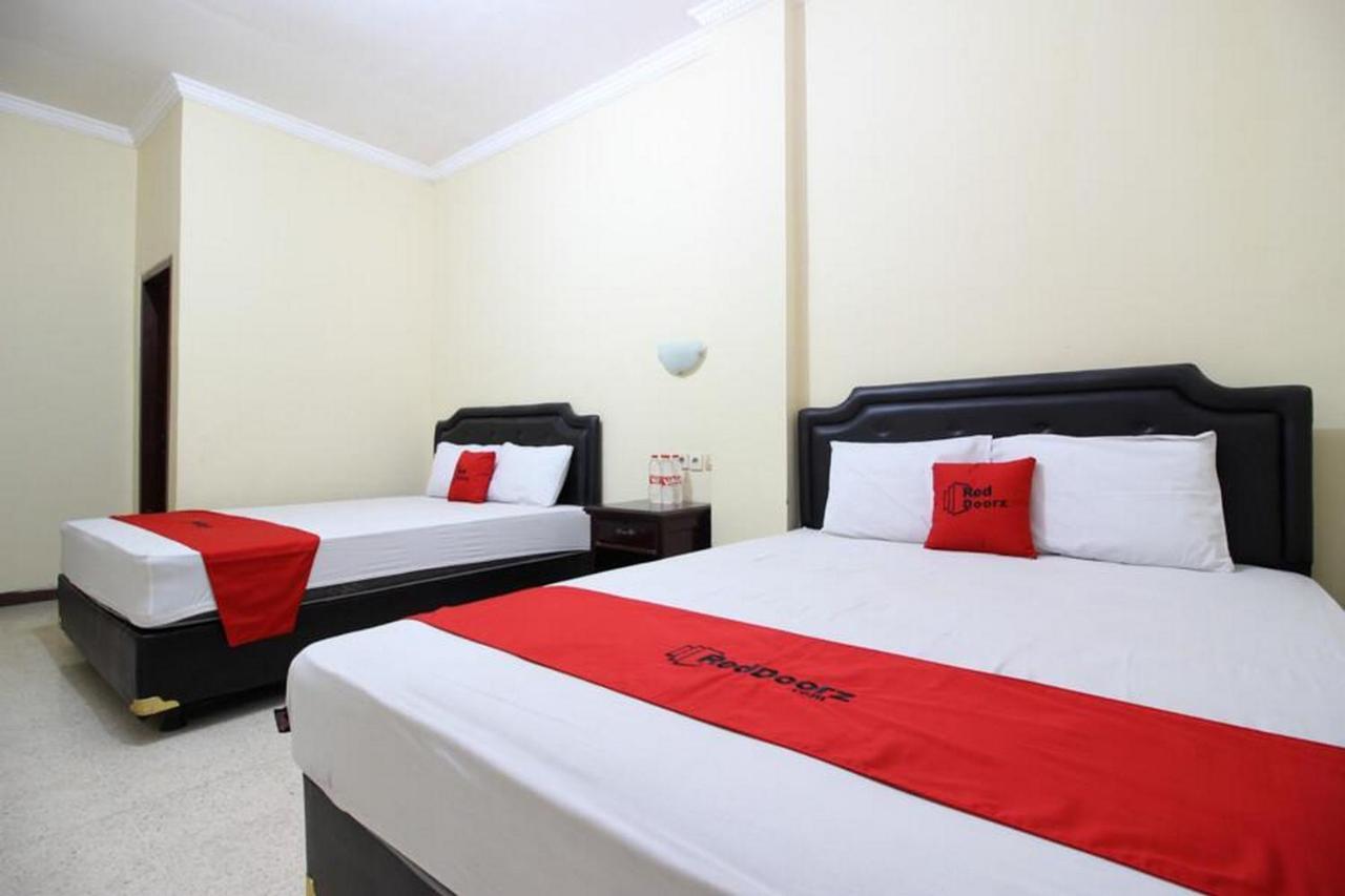 Hotel Reddoorz @ Mantrijeron 2 à Yogyakarta Extérieur photo