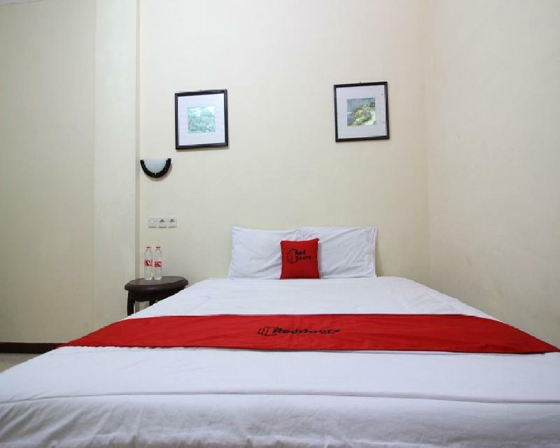 Hotel Reddoorz @ Mantrijeron 2 à Yogyakarta Extérieur photo